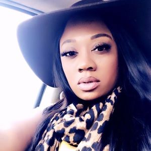 Meet your Posher, Latora